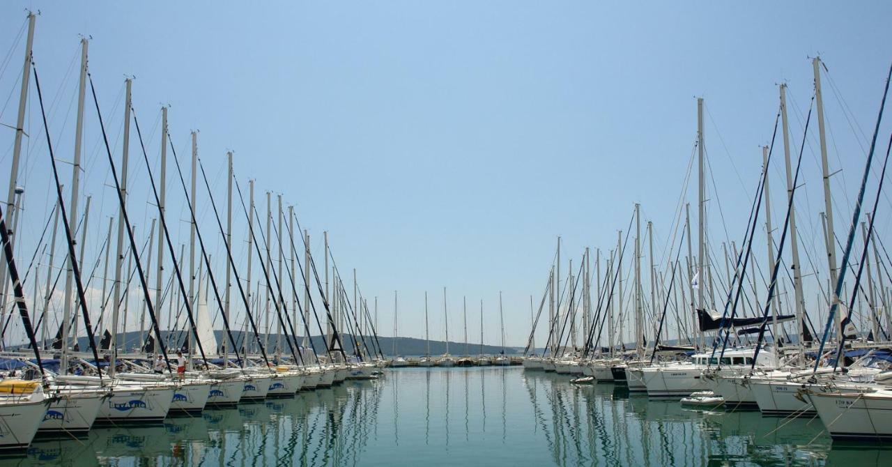 Sunflower Kastela Exterior photo
